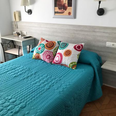 Hostal Argentina Caceres Bagian luar foto