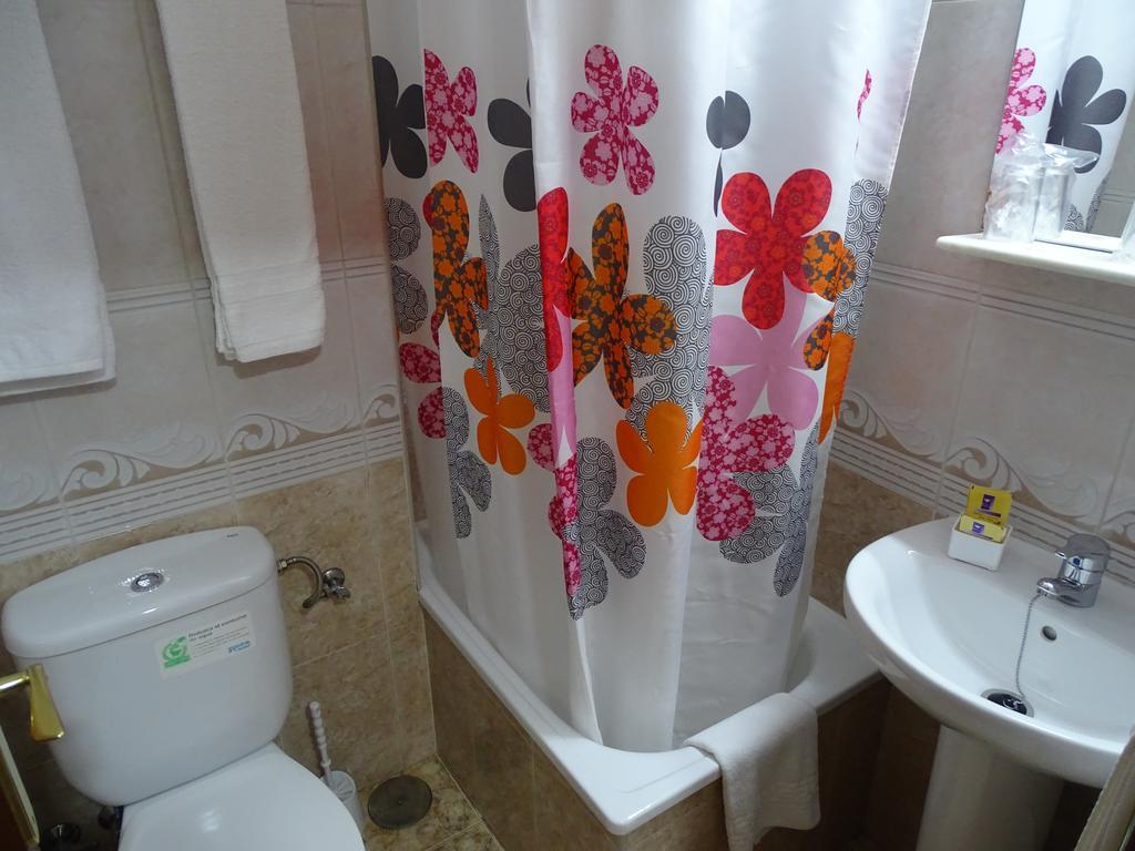 Hostal Argentina Caceres Bagian luar foto
