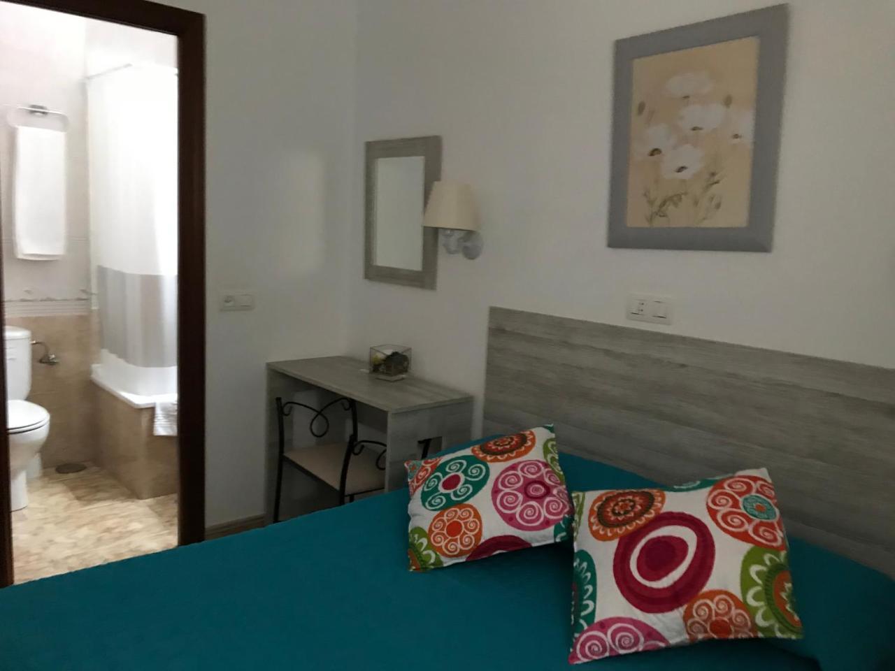 Hostal Argentina Caceres Bagian luar foto