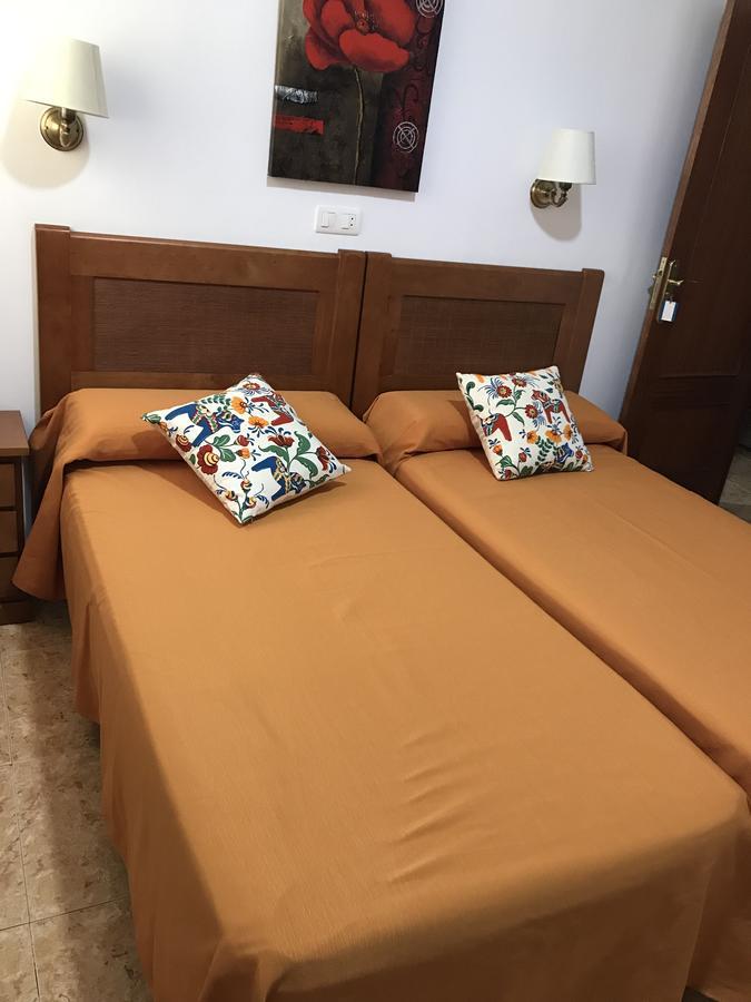 Hostal Argentina Caceres Bagian luar foto