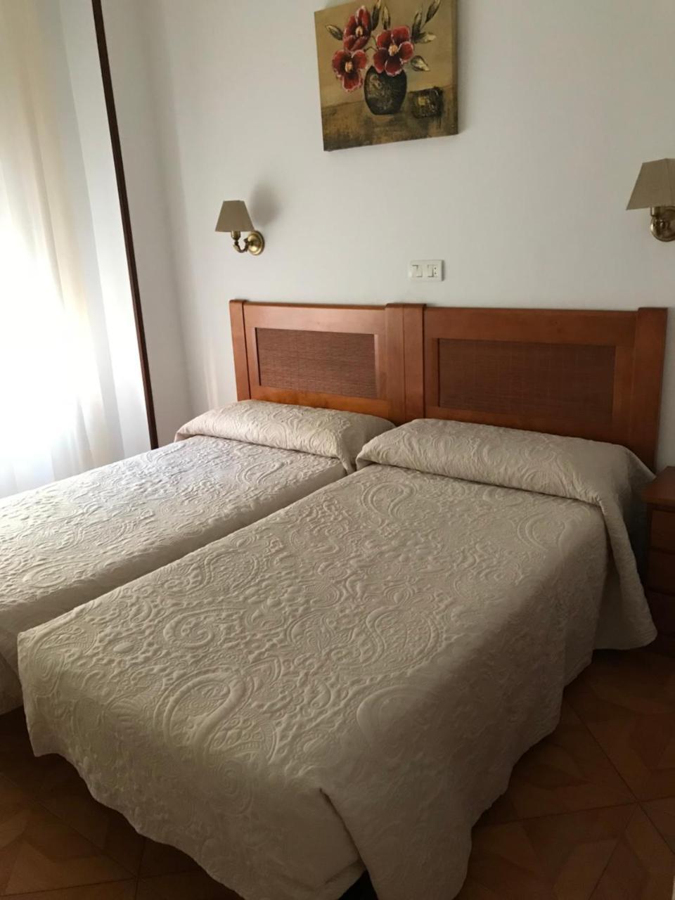 Hostal Argentina Caceres Bagian luar foto