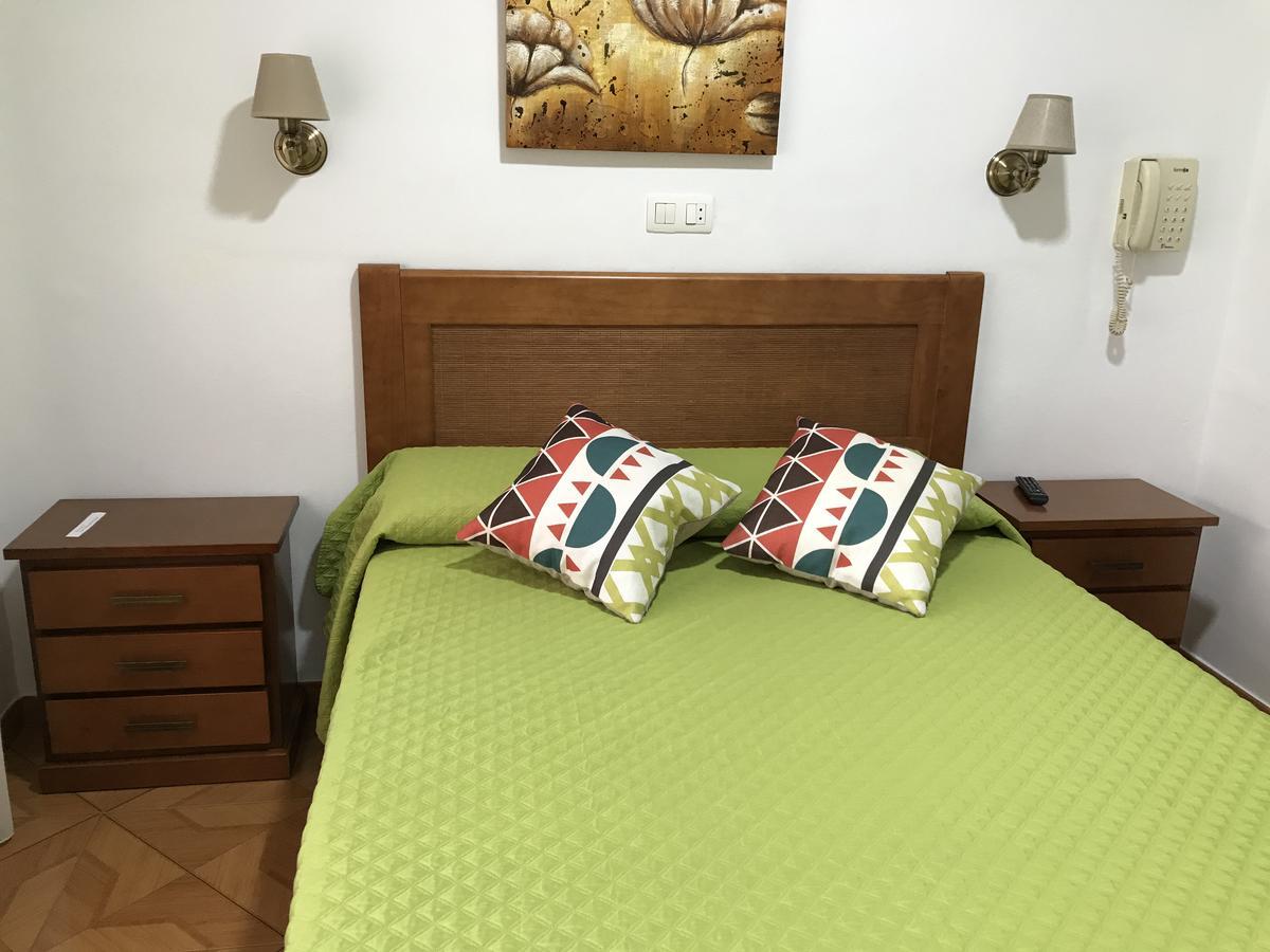Hostal Argentina Caceres Bagian luar foto