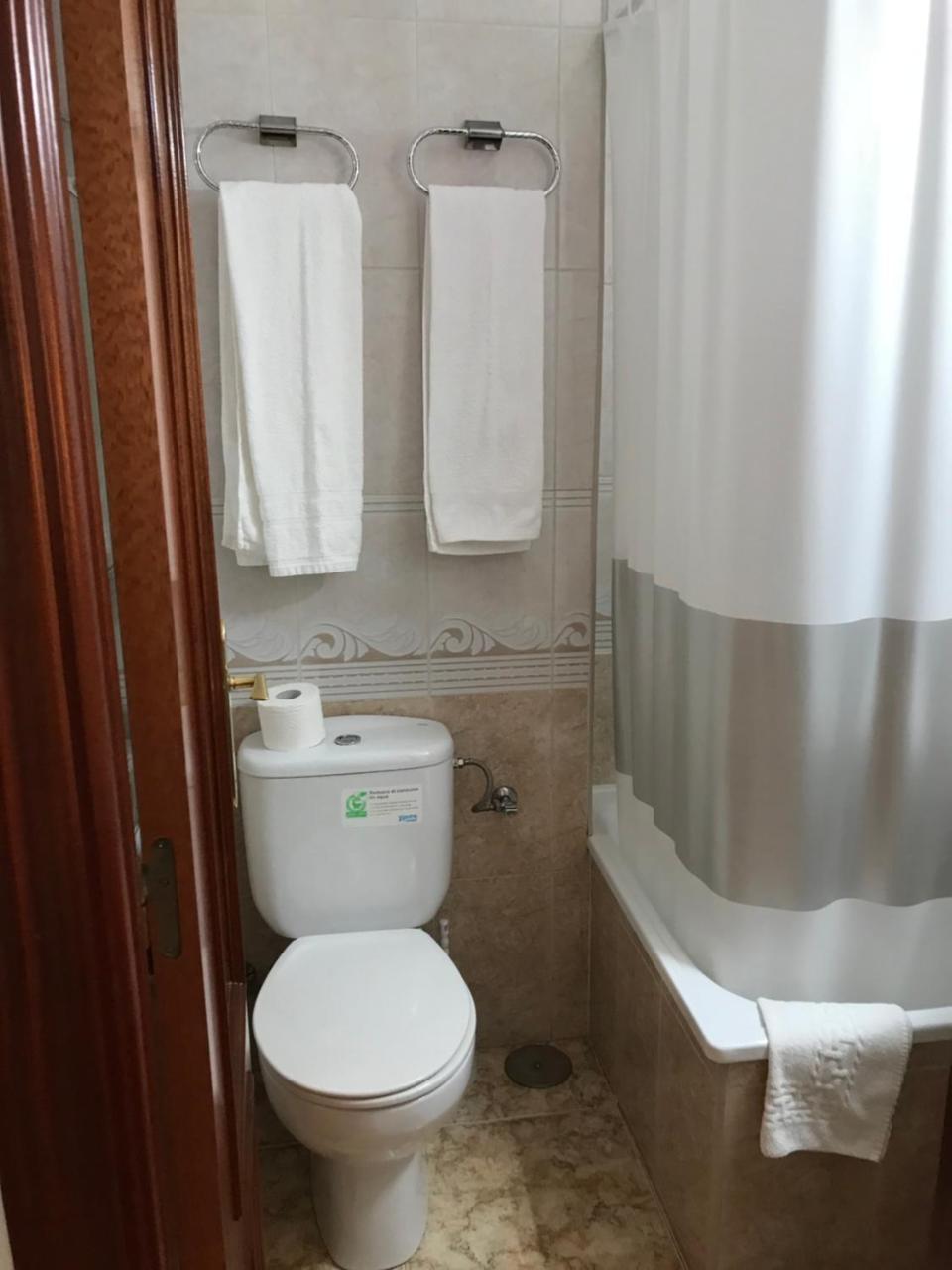 Hostal Argentina Caceres Bagian luar foto