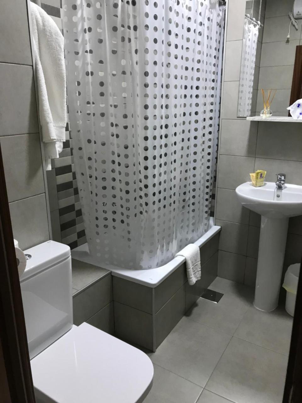 Hostal Argentina Caceres Bagian luar foto
