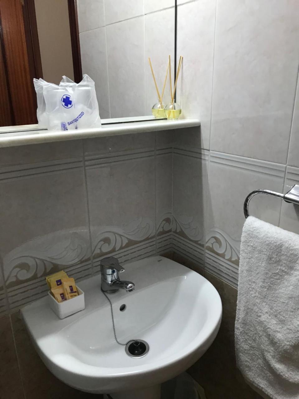 Hostal Argentina Caceres Bagian luar foto